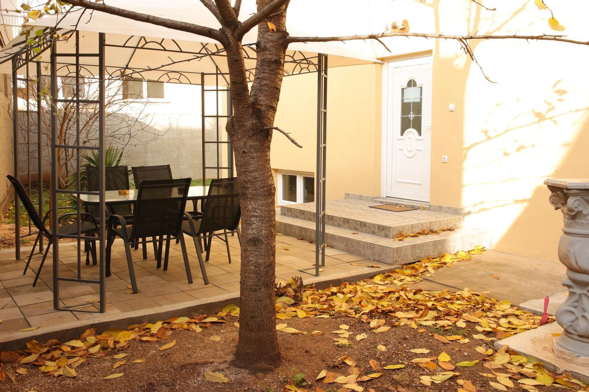 Ivan'S Guesthouse Paraćin Exterior foto